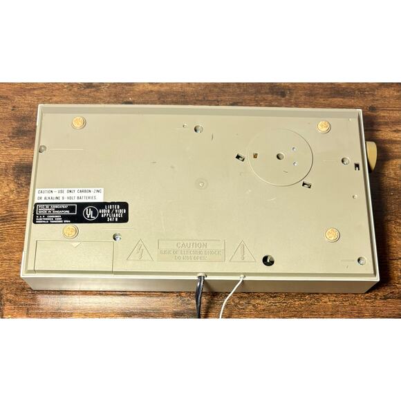 Vintage Magnavox D7547/47 Radio Cassette Alarm Clock/ Cassette- see description - Picture 6 of 9